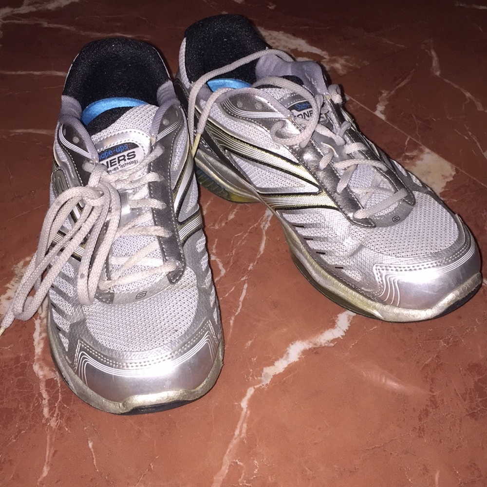 SKECHERS SHAPE-UP TONERS SNEAKERS